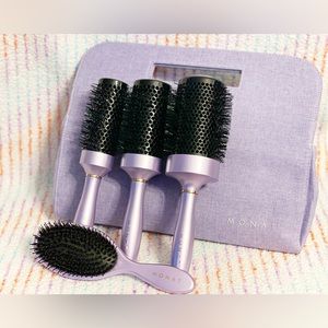 Monat Brush Set